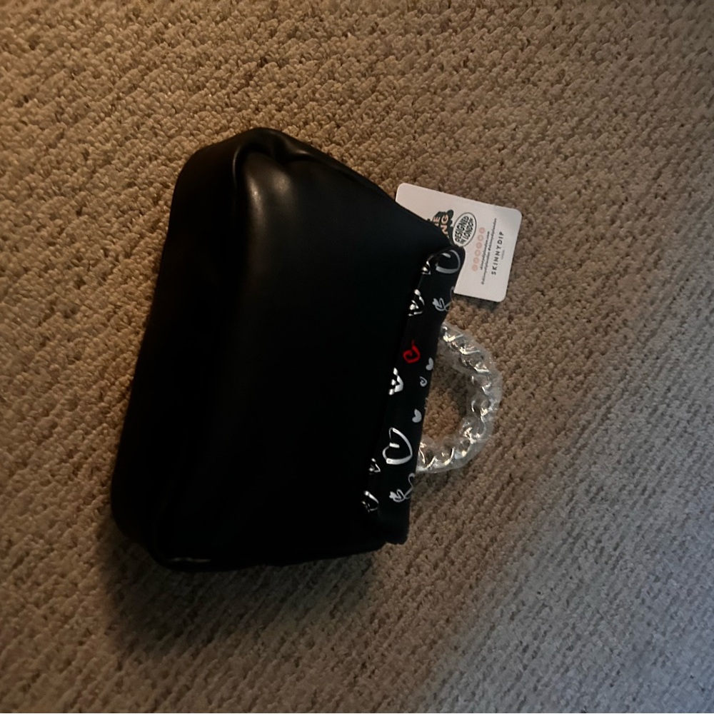 I am selling handbags